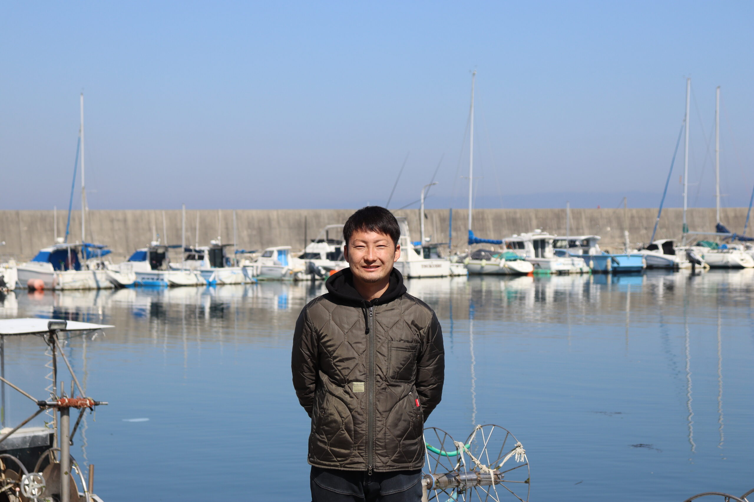 陸上養殖アナゴ、岡田浦の牡蠣